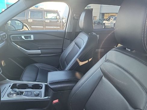 Used 2023 Ford Explorer XLT w/ Equipment Group 202A image 24