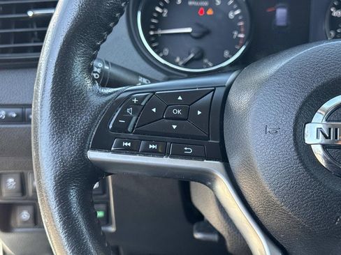 Used 2019 Nissan Rogue SV w/ Premium Package image 32