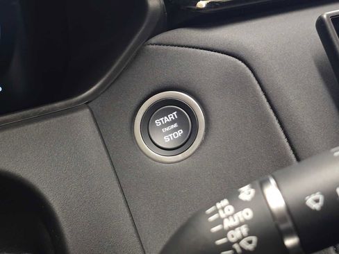 New 2026 Land Rover Range Rover Velar Dynamic SE image 31