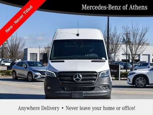 Used 2024 Mercedes-Benz Sprinter 2500 image 3