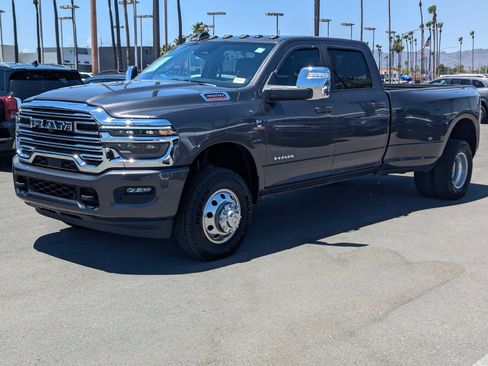 Used 2025 RAM 3500 Laramie AWD/4WD image 5
