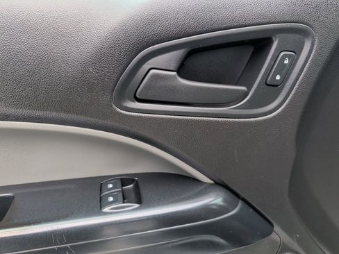Used 2016 Chevrolet Colorado W/T image 9