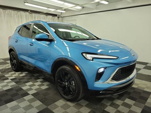 Used 2025 Buick Encore GX Sport Touring w/ Comfort Package image 1