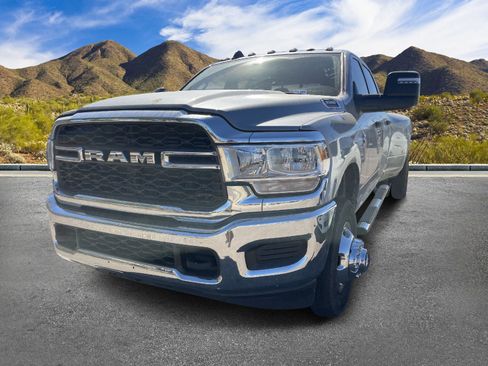 Used 2023 RAM 3500 Tradesman image 13