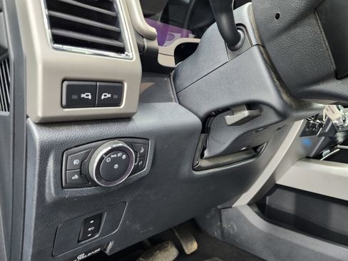 Used 2022 Ford F350 Lariat image 45