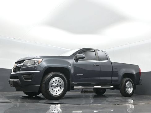 Used 2017 Chevrolet Colorado W/T w/ WT Convenience Package RWD image 13