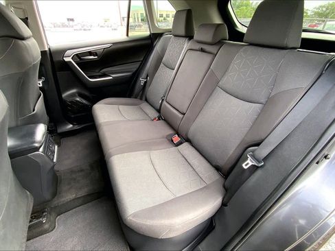 Used 2021 Toyota RAV4 XLE w/ Convenience Package AWD/4WD image 20