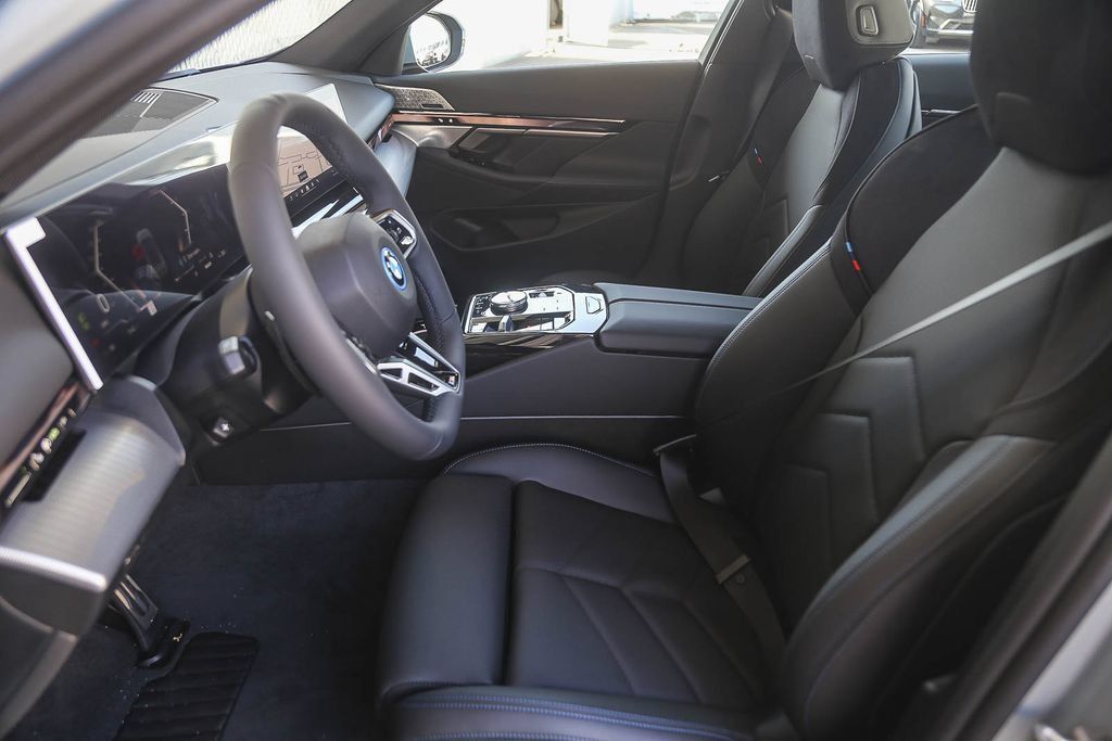 New 2027 BMW i5 eDrive40 w/ M Sport Package RWD image 14