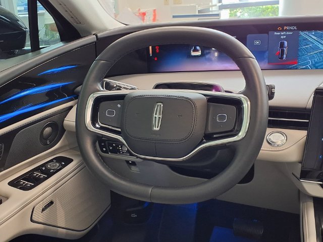 Certified 2026 Lincoln Nautilus Reserve AWD/4WD image 7