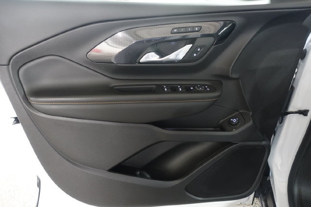 Used 2024 GMC Terrain AT4 w/ Tech Package AWD/4WD image 9
