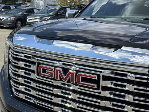 Used 2022 GMC Sierra 1500 Denali AWD/4WD image 10