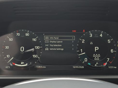 Certified 2025 Land Rover Discovery S AWD/4WD image 21