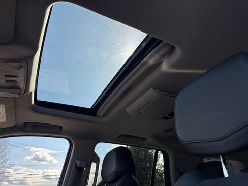 Used 2016 Cadillac Escalade Luxury image 31