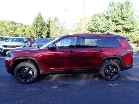 New 2025 Jeep Grand Cherokee L Altitude image 2