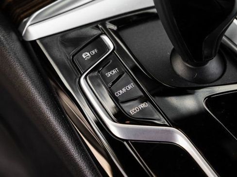 Used 2023 BMW 540i xDrive w/ Premium Package image 20