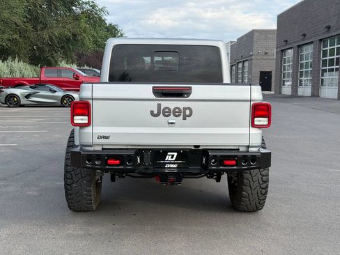 Used 2023 Jeep Gladiator Rubicon w/ Trailer Tow Package AWD/4WD image 11