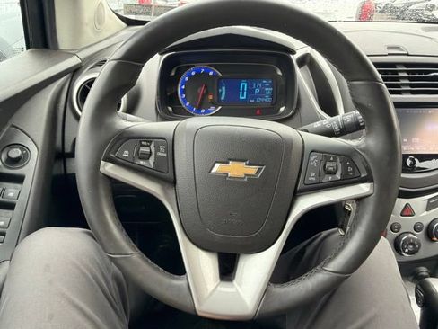 Used 2016 Chevrolet Trax LT w/ LT Convenience Package AWD/4WD image 21