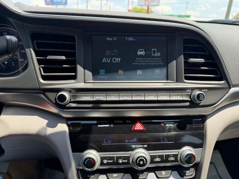 Used 2020 Hyundai Elantra SEL FWD image 18