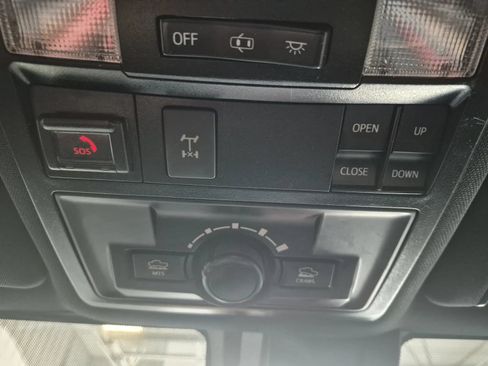 Used 2021 Toyota Tacoma TRD Off-Road w/ TRD Premium Off Road Package AWD/4WD image 37