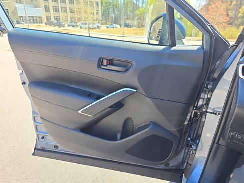 Used 2025 Toyota Corolla Cross AWD Hybrid image 29