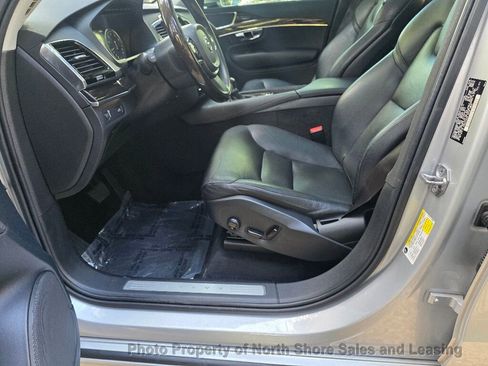 Used 2016 Volvo XC90 T6 Momentum w/ Momentum Plus Package image 8