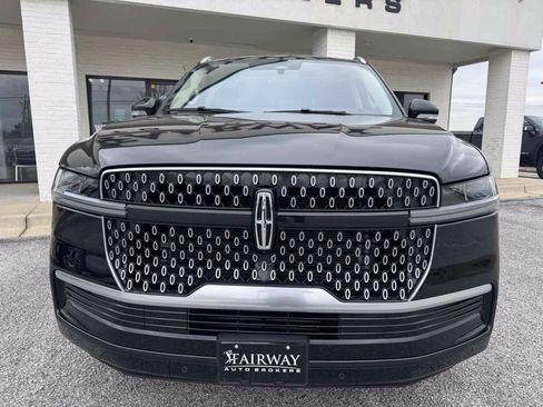 Used 2025 Lincoln Navigator Reserve AWD/4WD image 41