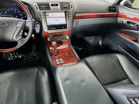 Used 2012 Lexus LS 600h L image 25