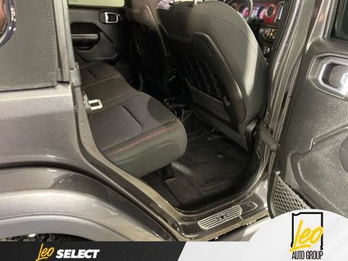 Used 2021 Jeep Wrangler Unlimited Rubicon w/ Dual Top Group AWD/4WD image 16