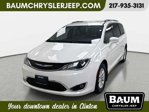 Used 2020 Chrysler Pacifica Touring-L FWD image 1