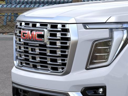 New 2026 GMC Yukon XL Denali w/ Denali Reserve Package AWD/4WD image 13