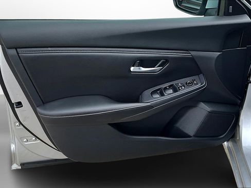 Used 2022 Nissan Sentra SV image 25