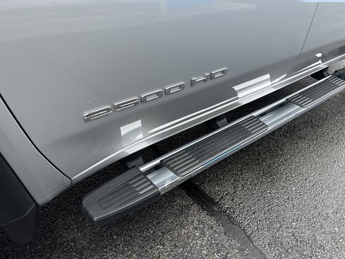 Used 2023 GMC Sierra 2500 SLE w/ SLE Value Package; image 5