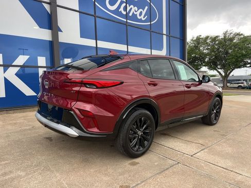 Used 2024 Buick Envista Sport Touring w/ Convenience I Package image 8