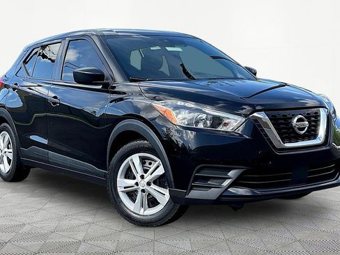 Used 2020 Nissan Kicks S FWD image 3