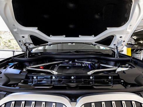 Certified 2023 BMW X7 xDrive40i w/ Climate Comfort Package image 33