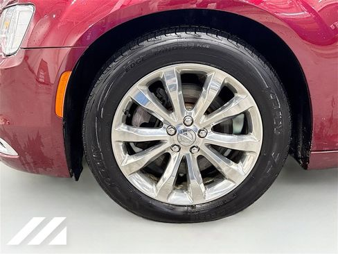 Used 2017 Chrysler 300 C image 32