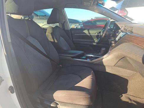 Used 2020 Toyota Camry LE w/ Carpet Mat Package image 11