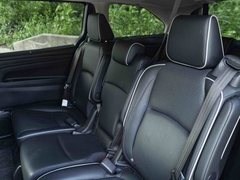 Used 2025 Honda Odyssey Elite image 18