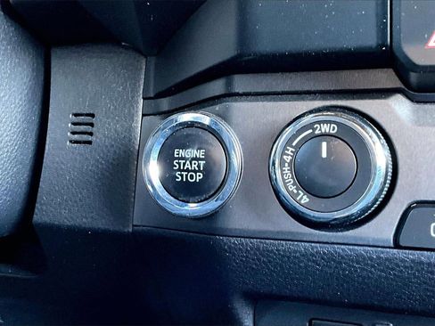 Used 2019 Toyota Tacoma TRD Off-Road w/ Technology Package image 25