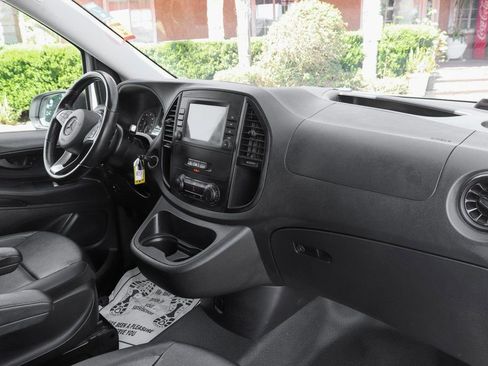 Used 2021 Mercedes-Benz Metris image 35