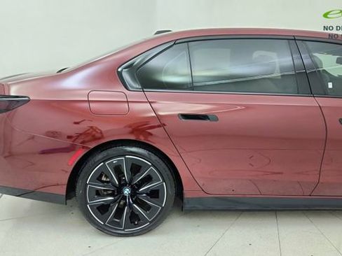 Used 2024 BMW i7 eDrive50 w/ M Sport Package RWD image 12