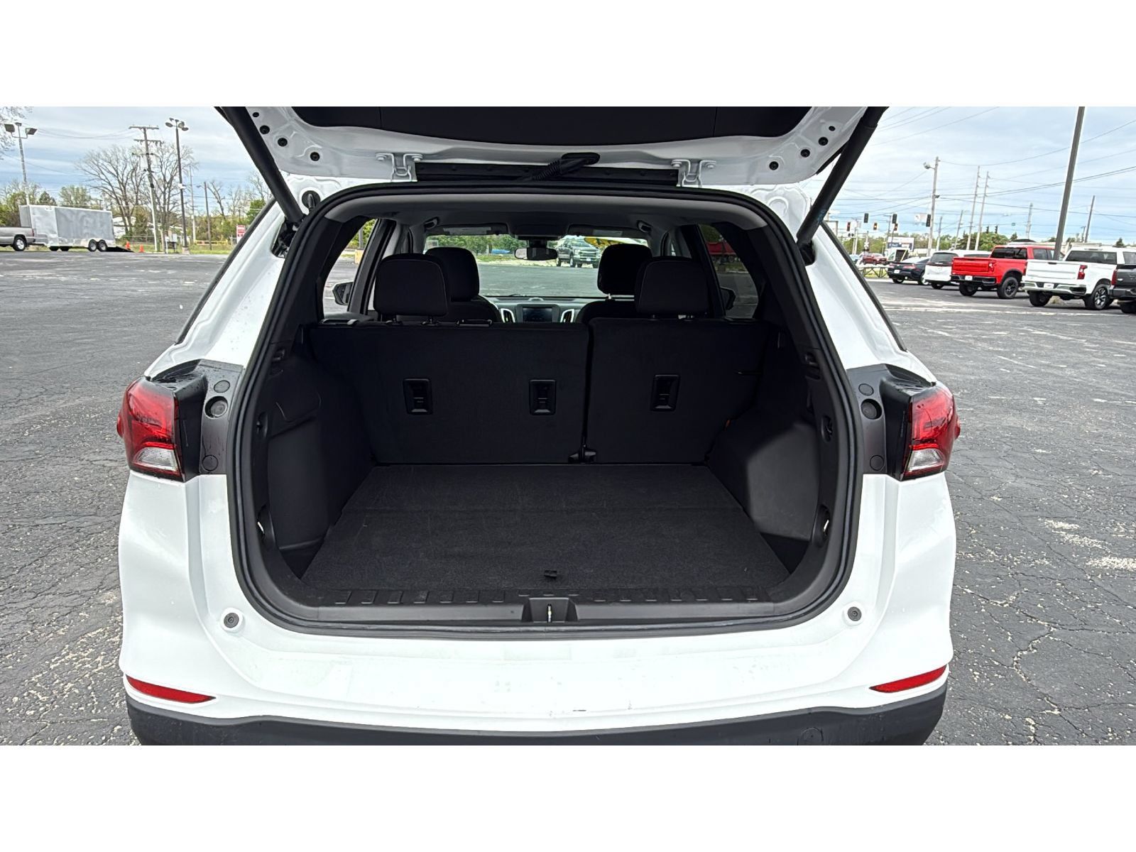 Used 2024 Chevrolet Equinox LT FWD image 7