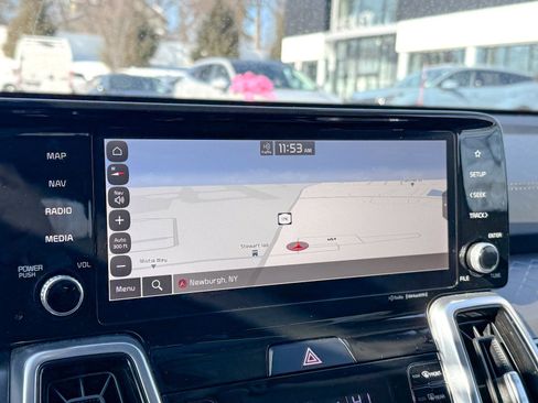 Certified 2022 Kia Sorento SX image 17