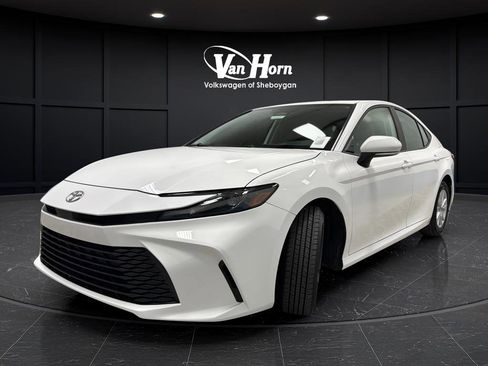 Used 2025 Toyota Camry LE FWD image 7