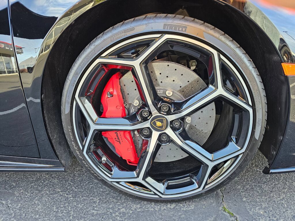 Used 2020 Lamborghini Huracan EVO AWD/4WD image 9
