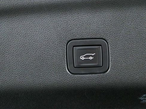 Used 2023 GMC Yukon Denali AWD/4WD image 35