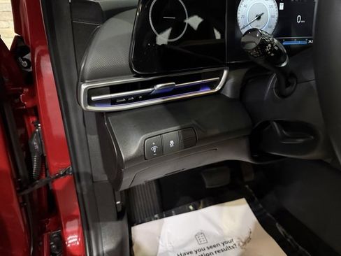 Used 2025 Hyundai Elantra SEL image 13