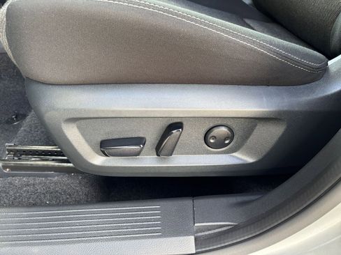 Used 2025 Nissan Rogue SV AWD/4WD image 22