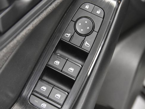 Used 2023 Nissan Rogue S FWD image 17