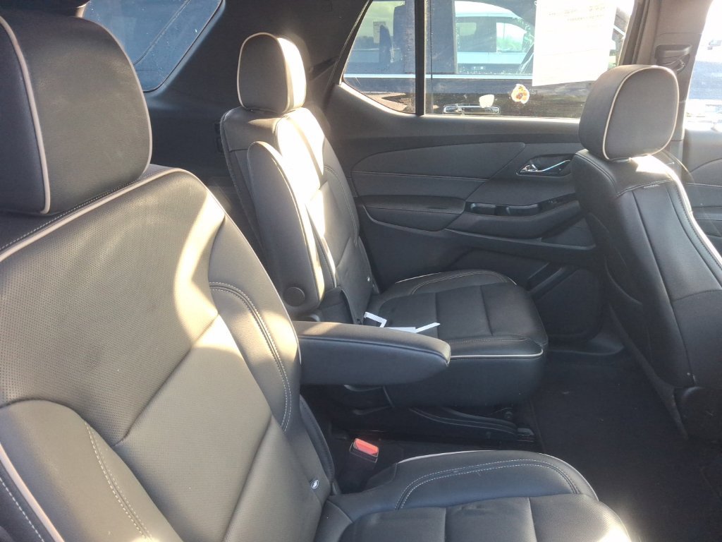 Used 2022 Chevrolet Traverse Premier w/ Redline Edition FWD image 13